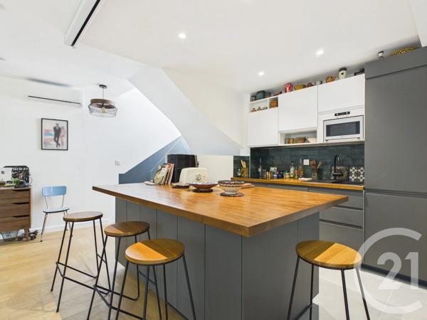 Appartement F4 à vendre  4 pièces - 93,03 m 2   PARIS  - 75011
