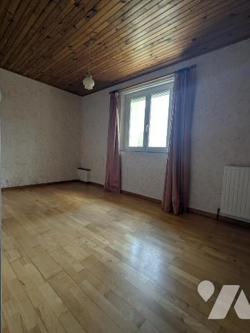 BOURGVALLEES - GOURFALEUR : Maison à la campagne, avec travaux sur terrain de 1 740 m2