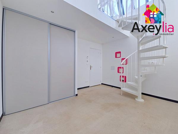 A VENDRE - CENTRE ROANNE - MAISON TYPE LOFT AVEC 3 CHAMBRES