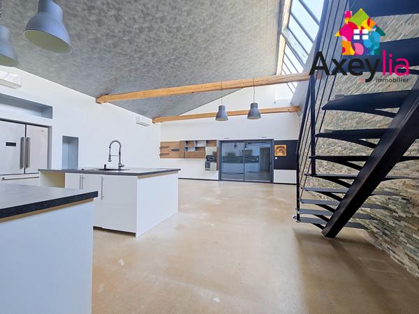 A VENDRE - CENTRE ROANNE - MAISON TYPE LOFT AVEC 3 CHAMBRES