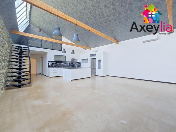 A VENDRE - CENTRE ROANNE - MAISON TYPE LOFT AVEC 3 CHAMBRES