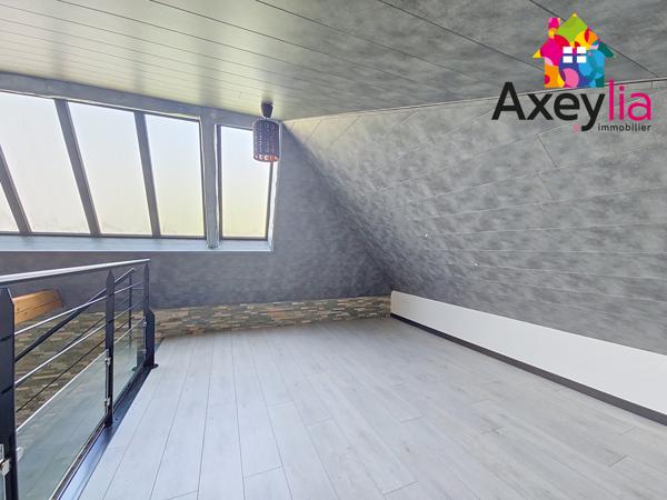 A VENDRE - CENTRE ROANNE - MAISON TYPE LOFT AVEC 3 CHAMBRES