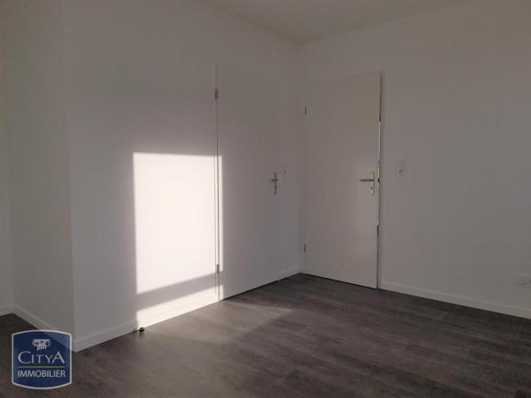 Appartement à louer 4 pièces 75.82m²