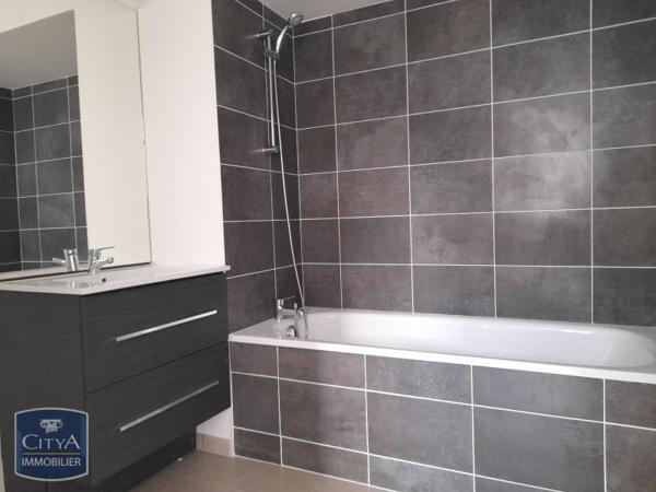 Appartement à louer 4 pièces 75.82m²