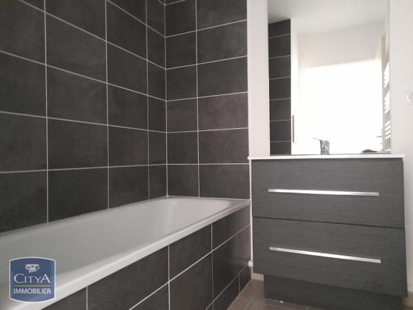 Appartement à louer 4 pièces 75.82m²