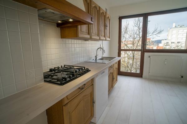 Spacieux T4 d’angle - secteur POSTE-GAMBETTA Chambéry (73000)