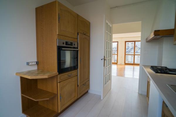 Spacieux T4 d’angle - secteur POSTE-GAMBETTA Chambéry (73000)