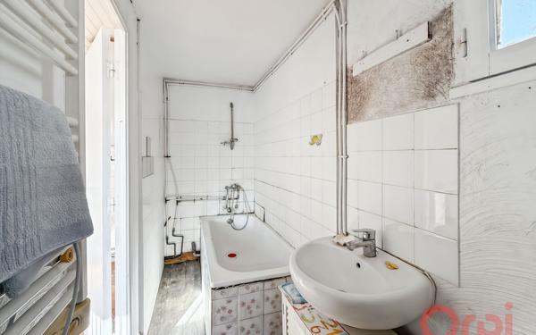 Maison à vendre    3 pièces •  Vias