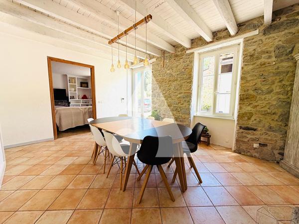 Maison 8 pièces 253 m2