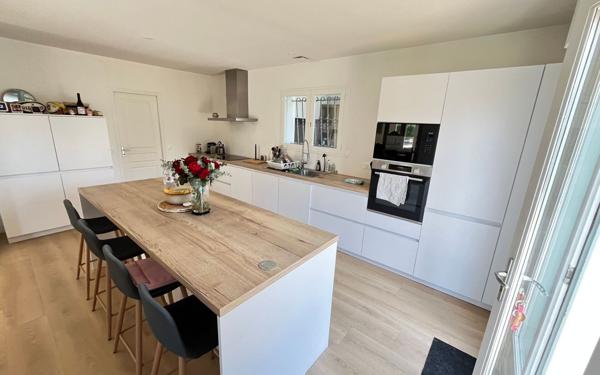 Maison à vendre    6 pièces • 188 m2 Mées