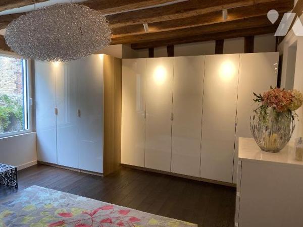 CHARTRES, Quartier Historique,
Jolie Maison de ville du18e rénovée de 180 m2 habitables se com...