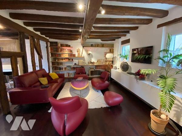 CHARTRES, Quartier Historique,
Jolie Maison de ville du18e rénovée de 180 m2 habitables se com...