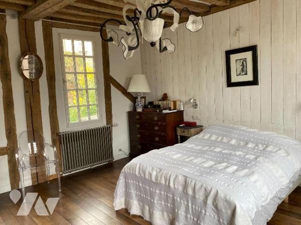 CHARTRES, Quartier Historique,
Jolie Maison de ville du18e rénovée de 180 m2 habitables se com...