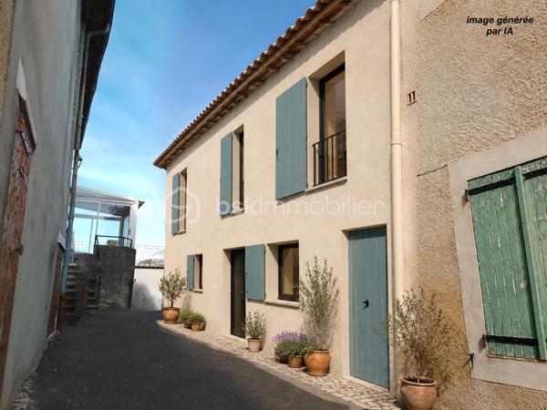 Au cœur du village de Pierrevert, cette remise bénéficie d'un emplacement privilégié ainsi que d'une vue entièrement dégagée sur les environs.

Le bien offre la possibilité de développer jusqu'à environ 100 m² habitables répartis sur deux niveaux.

Destiné aux amateurs de rénovation ou aux investisseurs en quête d'un projet à forte valeur ajoutée, cet ensemble nécessite une réhabilitation complète et d'importants travaux.

Une opportunité rare de créer un bien à son image dans l'un des villages les plus recherchés du secteur.