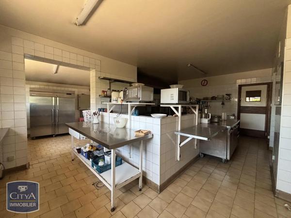 Local commercial à louer 262m² Marignane (13700)