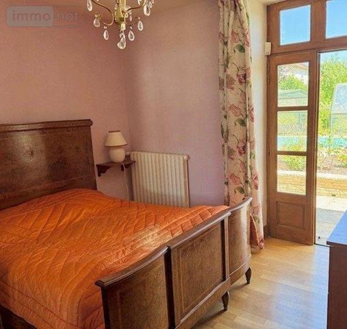 Maison de ville à vendre à Saint-Amand-Montrond dans le Cher (18200), ref : 25048