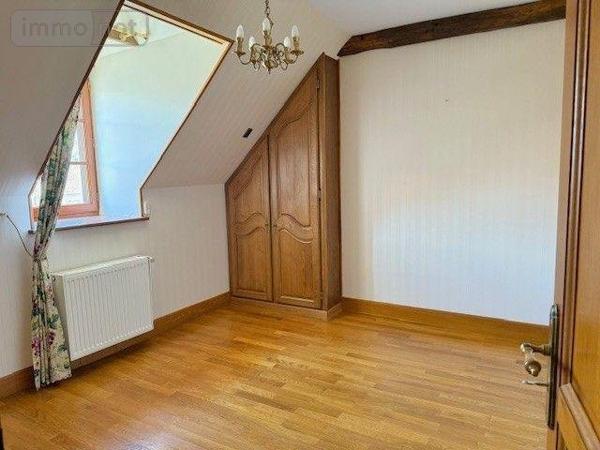 Maison de ville à vendre à Saint-Amand-Montrond dans le Cher (18200), ref : 25048