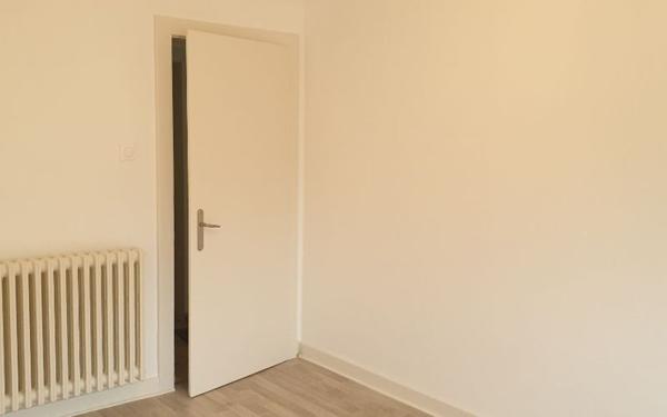 Appartement à louer    2 pièces • 50 m2 Aumetz