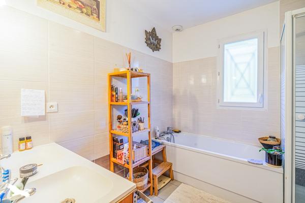 Maison à vendre |  Le Taillan-Médoc |  5 pièces | 102 m²