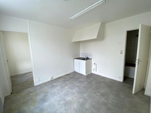 A LOUER APPARTEMENT PLEIN CENTRE VILLE DE ST QUENTIN 02100