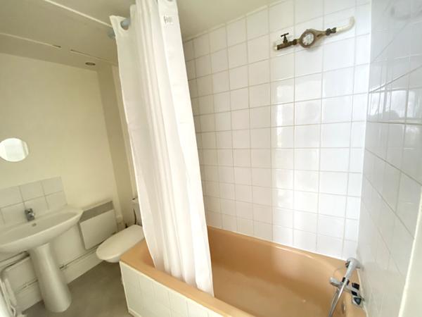 A LOUER APPARTEMENT PLEIN CENTRE VILLE DE ST QUENTIN 02100