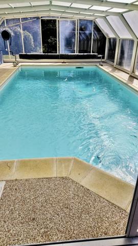 Maison de 123 m² avec grand terrain, piscine couverte, 3 chambres et bureau – Machecoul-Saint-Même (44)