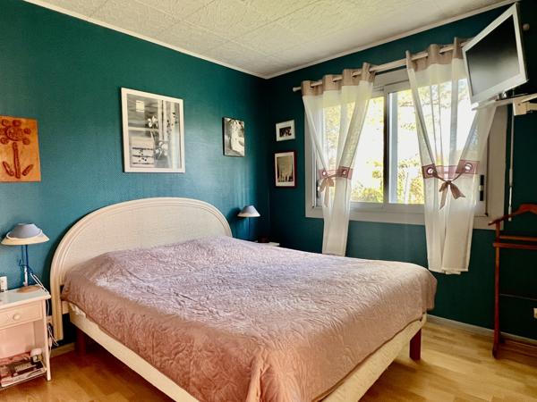 Maison de 123 m² avec grand terrain, piscine couverte, 3 chambres et bureau – Machecoul-Saint-Même (44)