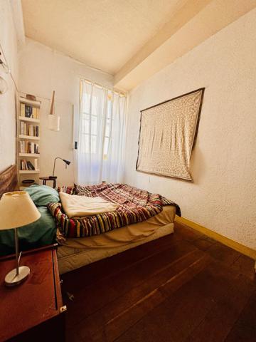 Charmante maison de village en pierre .