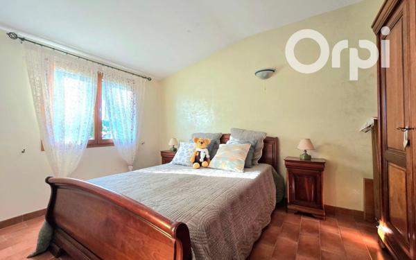 Maison à vendre    5 pièces •  Saint-Martin-de-Crau