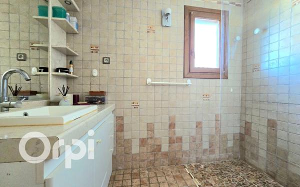 Maison à vendre    5 pièces •  Saint-Martin-de-Crau