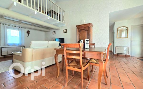 Maison à vendre    5 pièces •  Saint-Martin-de-Crau