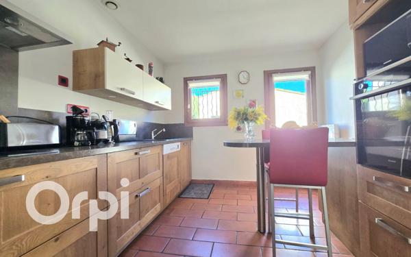 Maison à vendre    5 pièces •  Saint-Martin-de-Crau