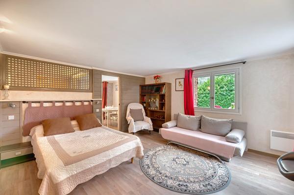 Saint-Martin-Vésubie — Chalet avec appartement indépendant et terrain de 1 054 m²