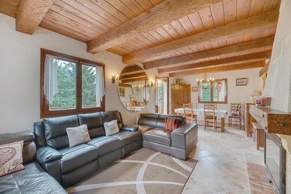 Saint-Martin-Vésubie — Chalet avec appartement indépendant et terrain de 1 054 m²