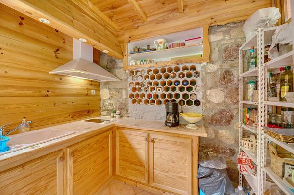 Saint-Martin-Vésubie — Chalet avec appartement indépendant et terrain de 1 054 m²