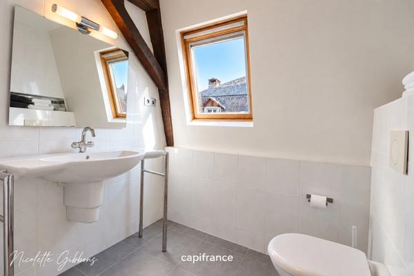 BEAULIEU-SUR-DORDOGNE – IMMEUBLE DE RAPPORT DU XVIIe SIÈCLE AU CŒUR D’UN DES PLUS BEAUX VILLAGE DE FRANCE