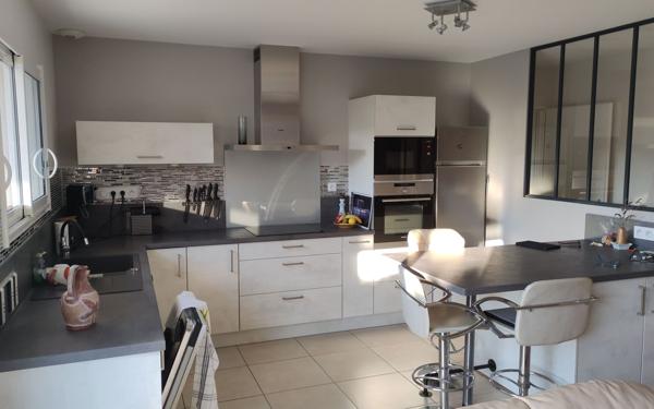 Maison à vendre    4 pièces • 96 m2 Saintes