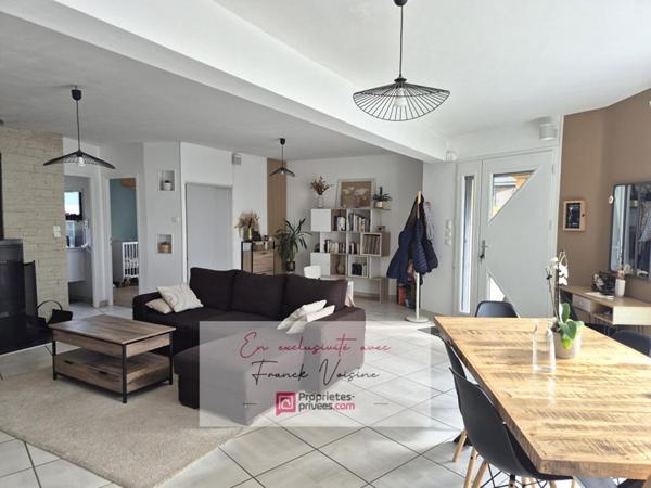 A VENDRE en Exclusivité aux Herbiers, maison de 121 m2 env avec 3 chambres et 1 bureau sur une parcelle de 495 m2 env