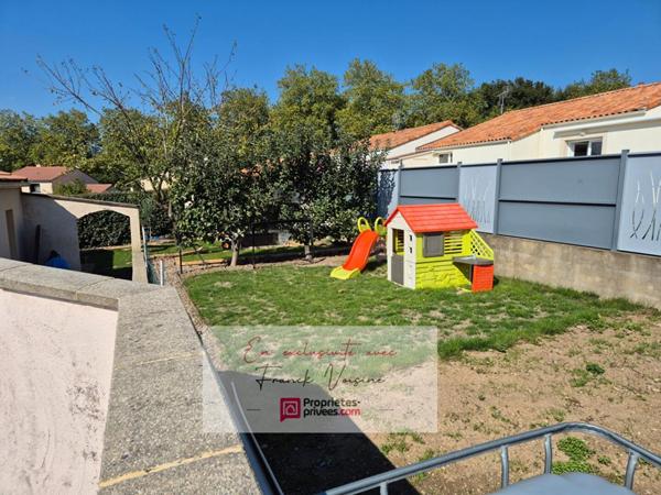 A VENDRE en Exclusivité aux Herbiers, maison de 121 m2 env avec 3 chambres et 1 bureau sur une parcelle de 495 m2 env