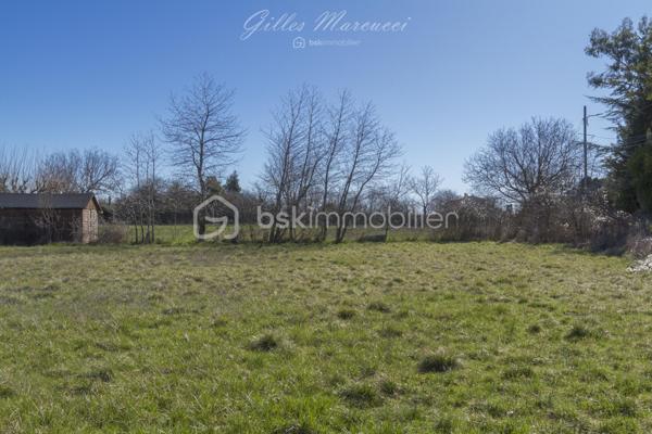 Terrain de 804 m²