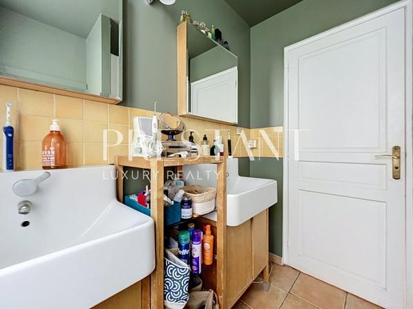 PARIS 10 – Hôpital Saint-Louis – Bel appartement de 103,59 m² – 3 chambres- 3 Cave – Parking (en location possible), PARIS 10EME ARRONDISSEMENT