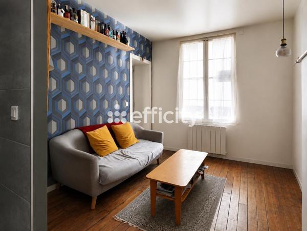 Appartement
         2 pièces
        - 29 m² 285 000 € *