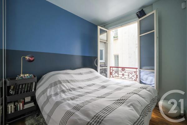 Appartement F2 à vendre  2 pièces - 47 m 2   PARIS  - 75009