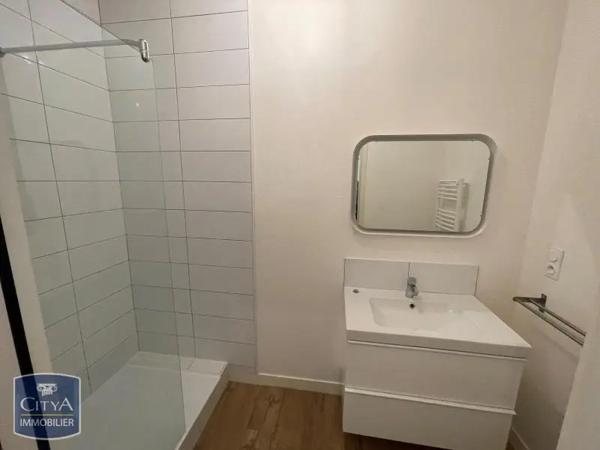 Appartement à louer 2 pièces 37.05m² Clermont-Ferrand (63000)
