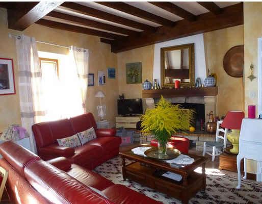 Castillon-en-Couserans (09800) Grande maison de village sans aucun travaux.