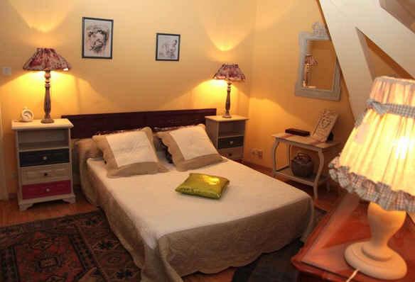 Castillon-en-Couserans (09800) Grande maison de village sans aucun travaux.