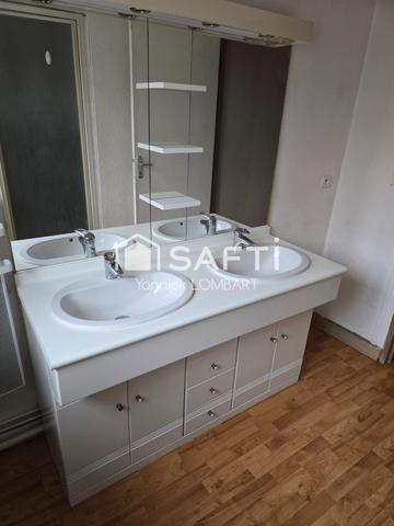 Immeuble 3 appartements, 1 local commercial