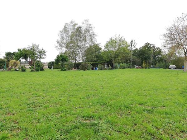 Terrain Marigny 800 m2