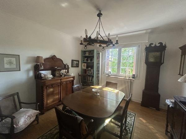 Maison de 4 chambres, avec sous-sol et garage
