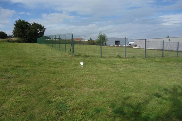 Dernier Terrain, zone artisanale proche rn 12